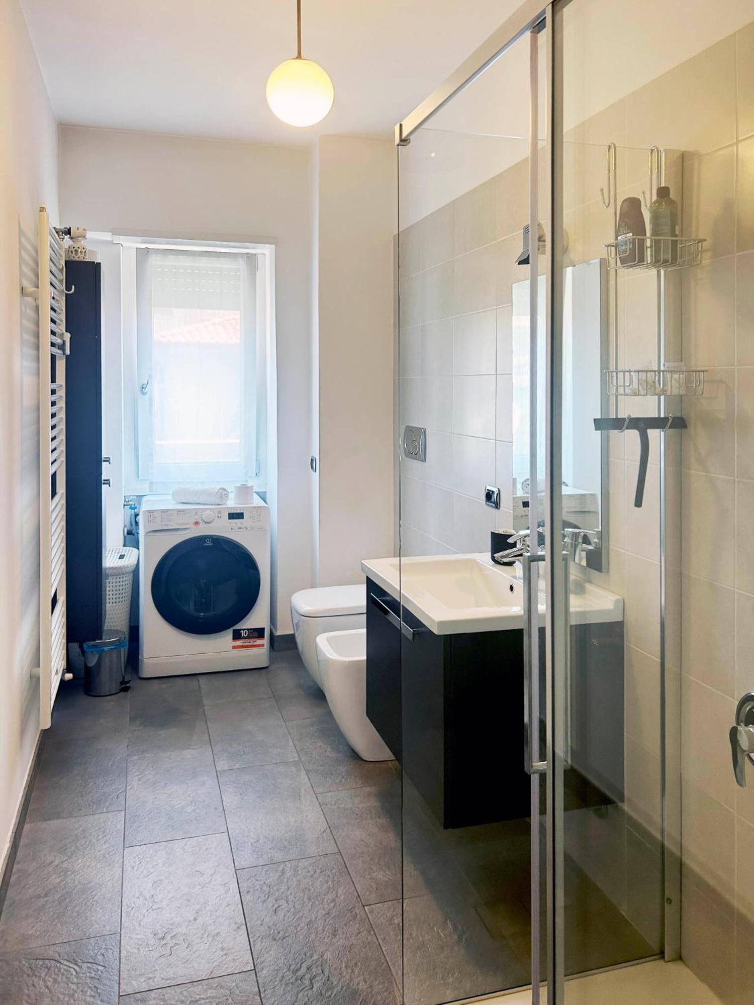 Comfortable Apartment In The Heart Of Lecco Ngoại thất bức ảnh