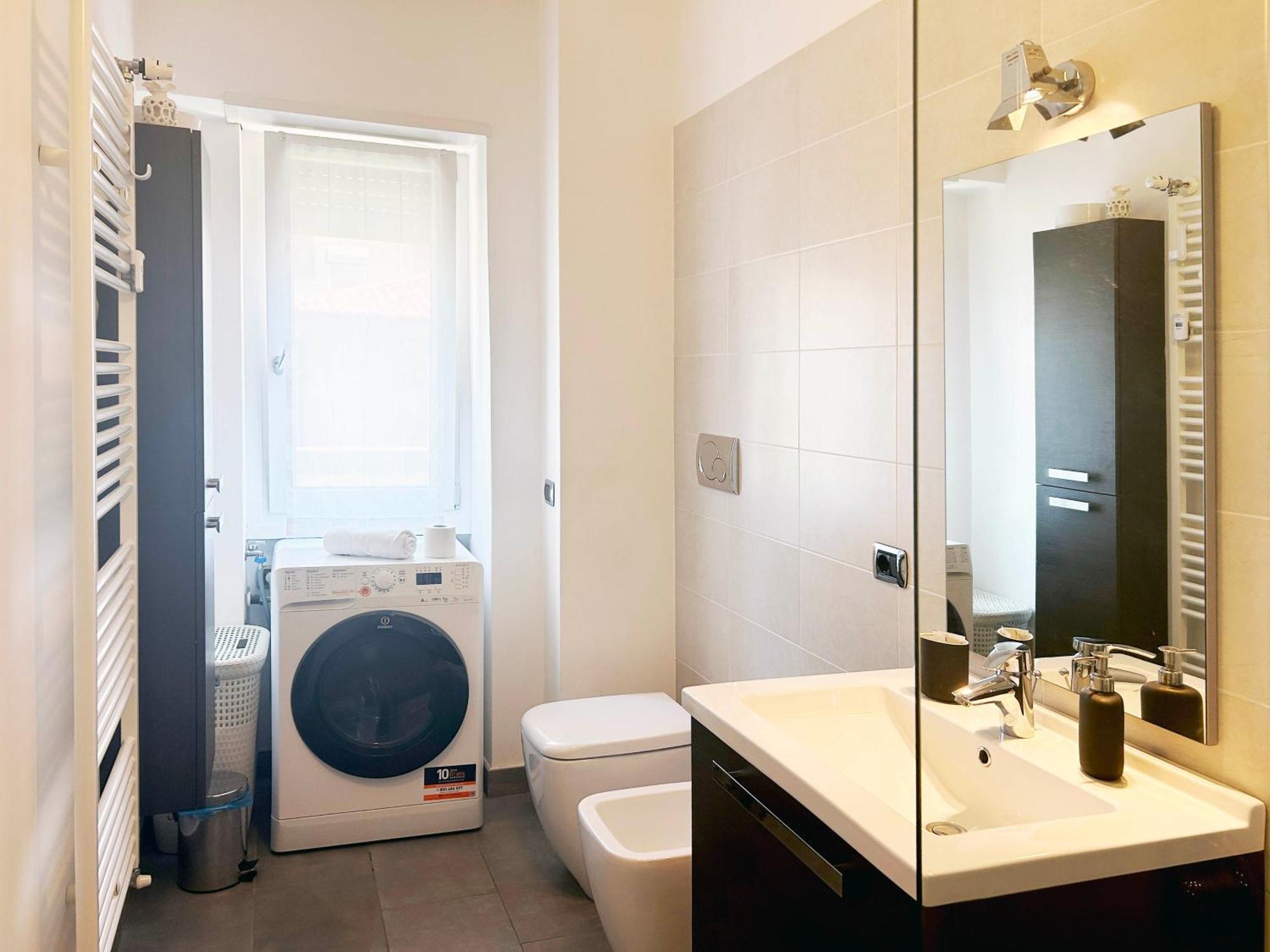 Comfortable Apartment In The Heart Of Lecco Ngoại thất bức ảnh